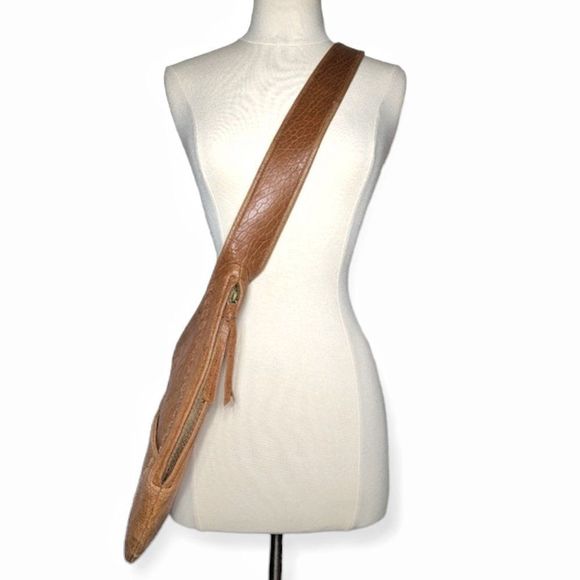 Vtg Hobo International Large Pebbled Leather Teardrop Crossbody Sling - Picture 5 of 16